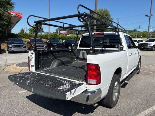 Bright White Clearcoat 2017 RAM 1500 SLT