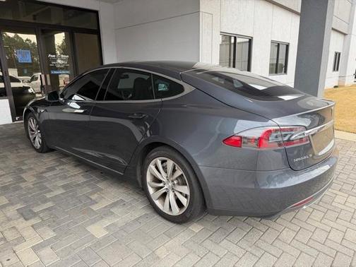 2015 Tesla Model S 90D