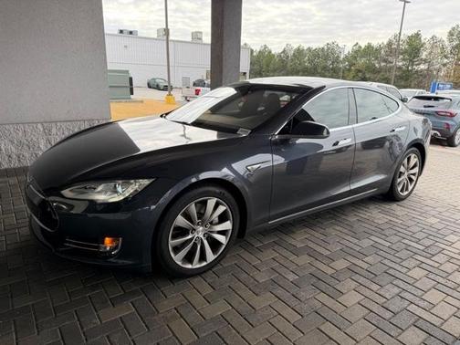 2015 Tesla Model S 90D