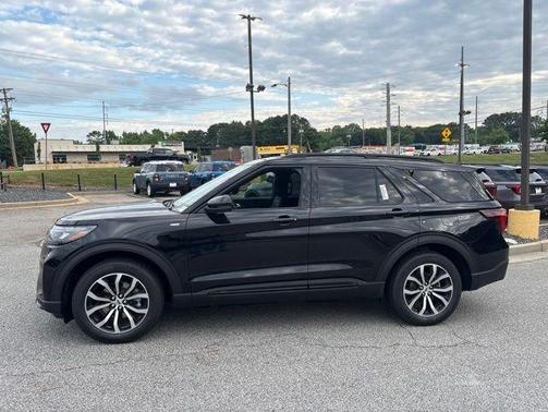 Black 2026 Ford Explorer ST-Line