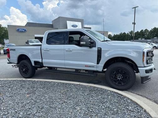 2025 Ford F-350 Lariat Super Duty