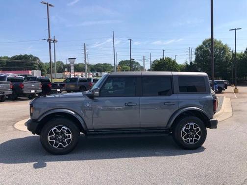2024 Ford Bronco Outer Banks