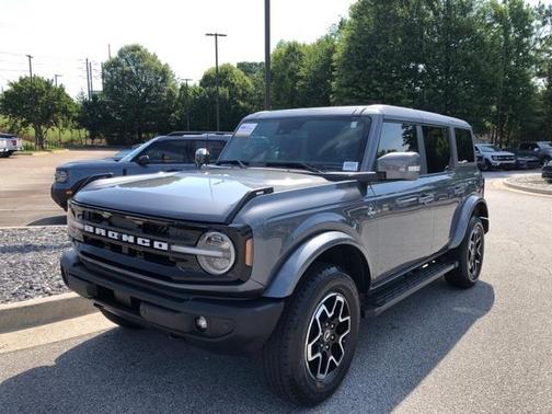 2024 Ford Bronco Outer Banks