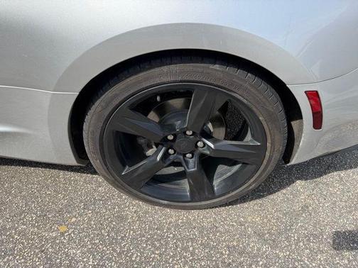 Silver Ice Metallic 2018 Chevrolet Camaro 2LT
