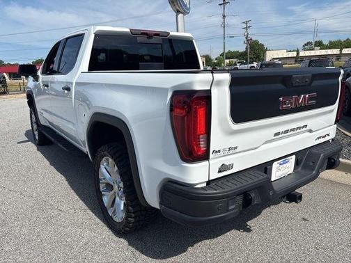 Summit White 2023 GMC Sierra 1500 AT4X