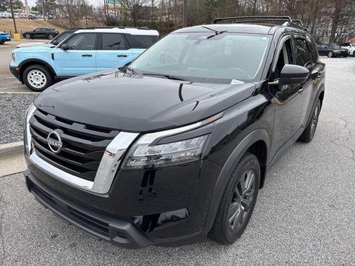 2024 Nissan Pathfinder SV