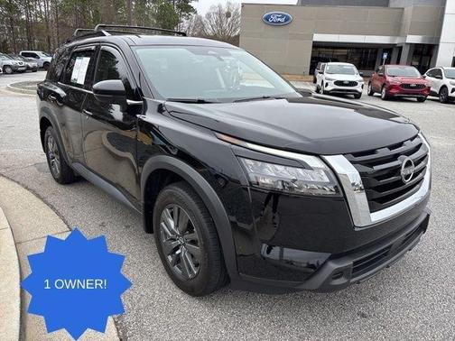 2024 Nissan Pathfinder SV