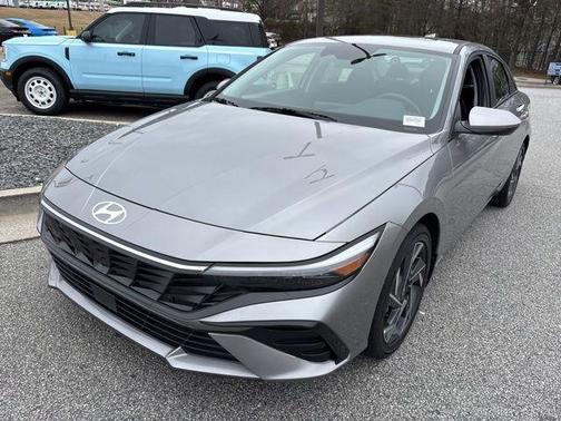 2025 Hyundai ELANTRA SEL Convenience