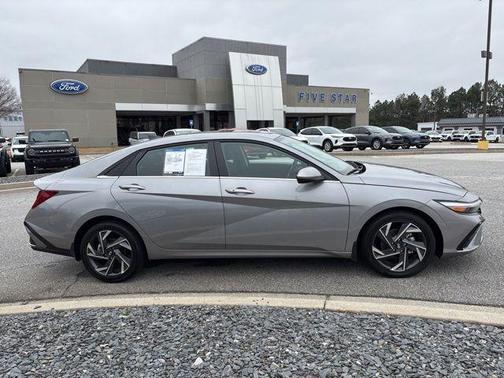 2025 Hyundai ELANTRA SEL Convenience