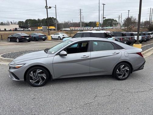 2025 Hyundai ELANTRA SEL Convenience