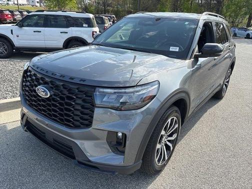 Carbonized Gray Metallic 2025 Ford Explorer ST-Line