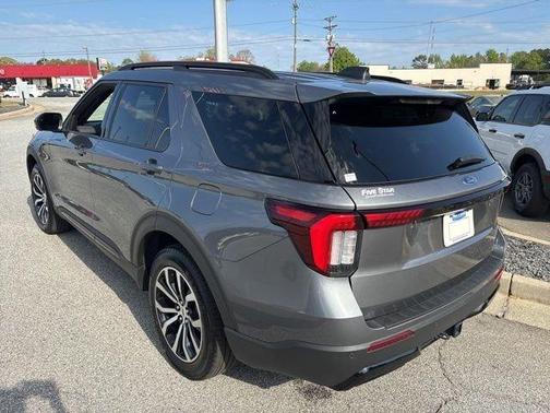 Carbonized Gray Metallic 2025 Ford Explorer ST-Line