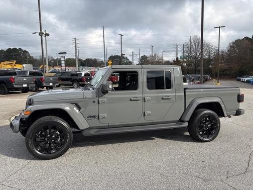 2023 Jeep Gladiator Overland