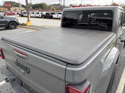 2023 Jeep Gladiator Overland