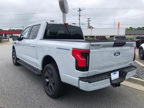 2025 Ford F-150 Lightning Flash