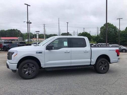 2025 Ford F-150 Lightning Flash