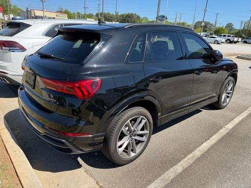 Mythos Black Metallic 2021 Audi Q3 45 S line Premium
