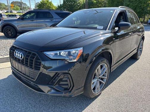Mythos Black Metallic 2021 Audi Q3 45 S line Premium