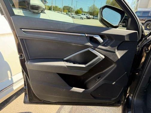 Mythos Black Metallic 2021 Audi Q3 45 S line Premium