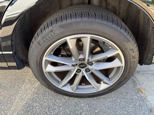 Mythos Black Metallic 2021 Audi Q3 45 S line Premium