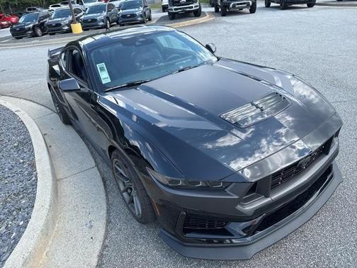 2025 Ford Mustang Dark Horse