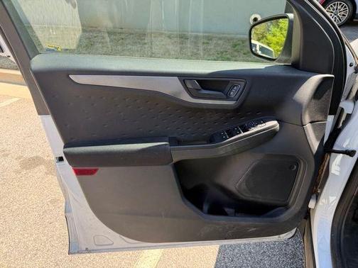 Oxford White 2020 Ford Escape S