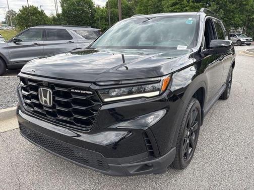 Crystal Black Pearl 2025 Honda Pilot Black Edition