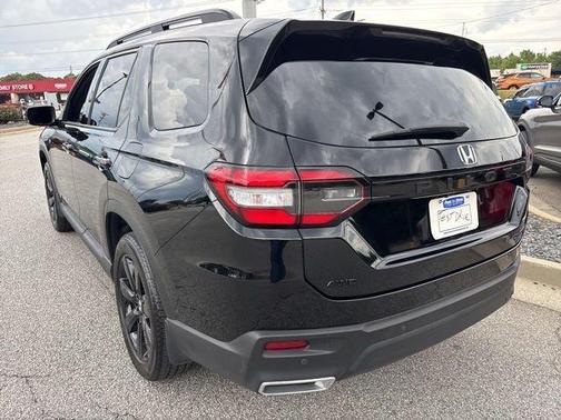 Crystal Black Pearl 2025 Honda Pilot Black Edition