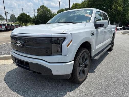 2025 Ford F-150 Lightning Platinum