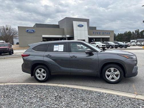 2023 Toyota Highlander LE