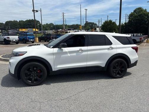 Star White 2022 Ford Explorer ST