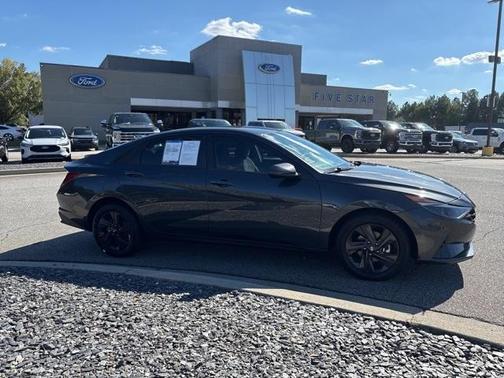2021 Hyundai ELANTRA SEL