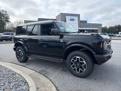 Shadow Black 2026 Ford Bronco Outer Banks