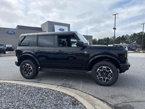 Shadow Black 2026 Ford Bronco Outer Banks