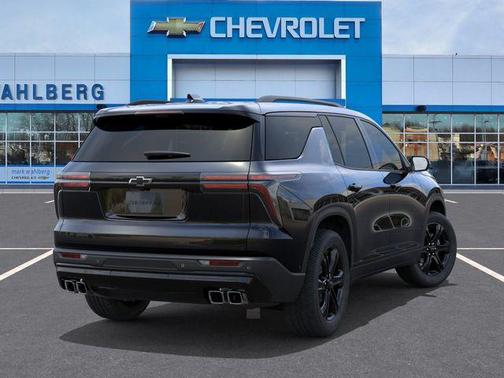 Mosaic Black Metallic 2027 Chevrolet Traverse LT