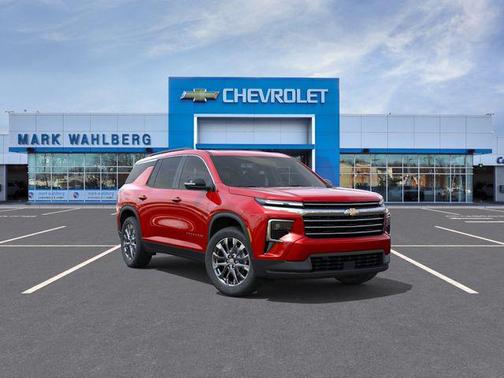 Radiant Red Tintcoat 2026 Chevrolet Traverse LT
