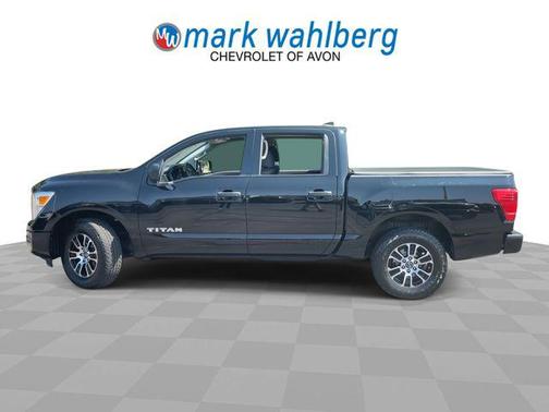 Super Black 2023 Nissan Titan SV