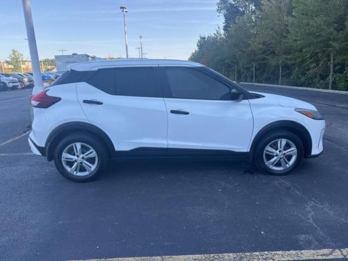 2024 Nissan Kicks S