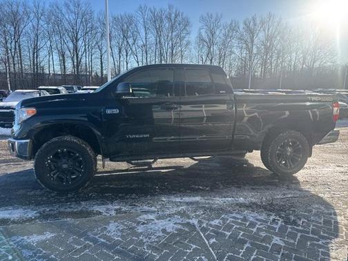 2017 Toyota Tundra SR5