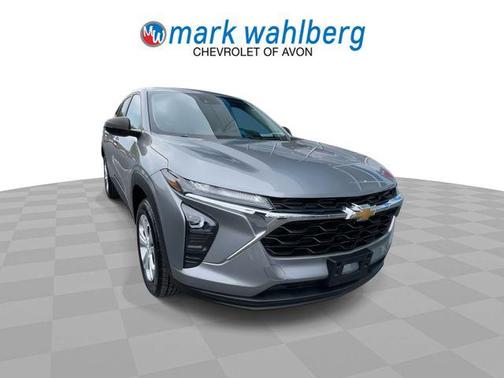 Sterling Gray Metallic 2024 Chevrolet Trax LS