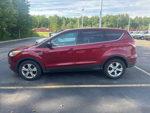 Ruby Red Metallic Tinted Clearcoat 2015 Ford Escape SE
