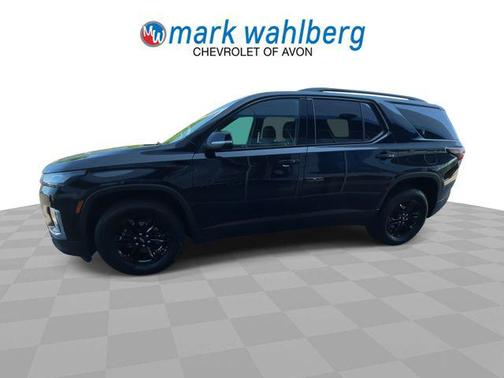 Mosaic Black Metallic 2023 Chevrolet Traverse LT Cloth