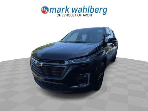 Mosaic Black Metallic 2023 Chevrolet Traverse LT Cloth