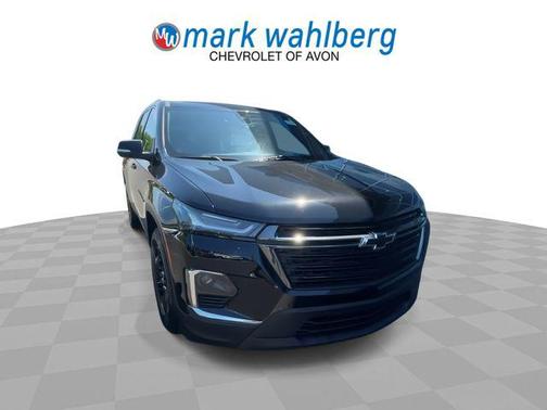 Mosaic Black Metallic 2023 Chevrolet Traverse LT Cloth