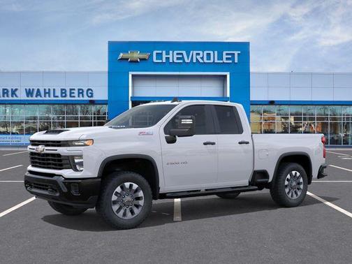 Summit White 2026 Chevrolet Silverado 2500 Custom