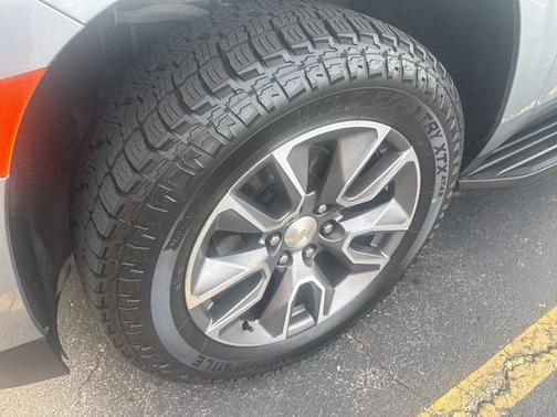 2023 Chevrolet Suburban LS