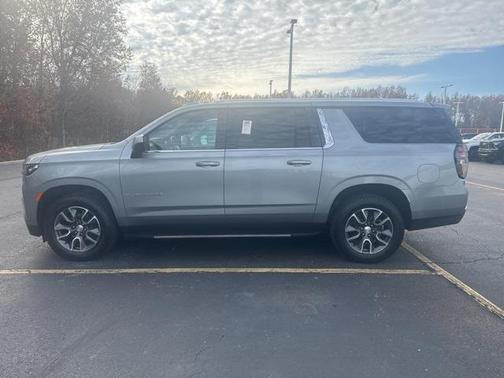 2023 Chevrolet Suburban LS