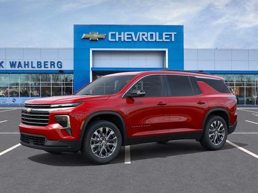 Radiant Red Tintcoat 2026 Chevrolet Traverse LT