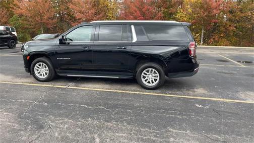 2023 Chevrolet Suburban LT