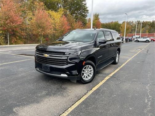 2023 Chevrolet Suburban LT